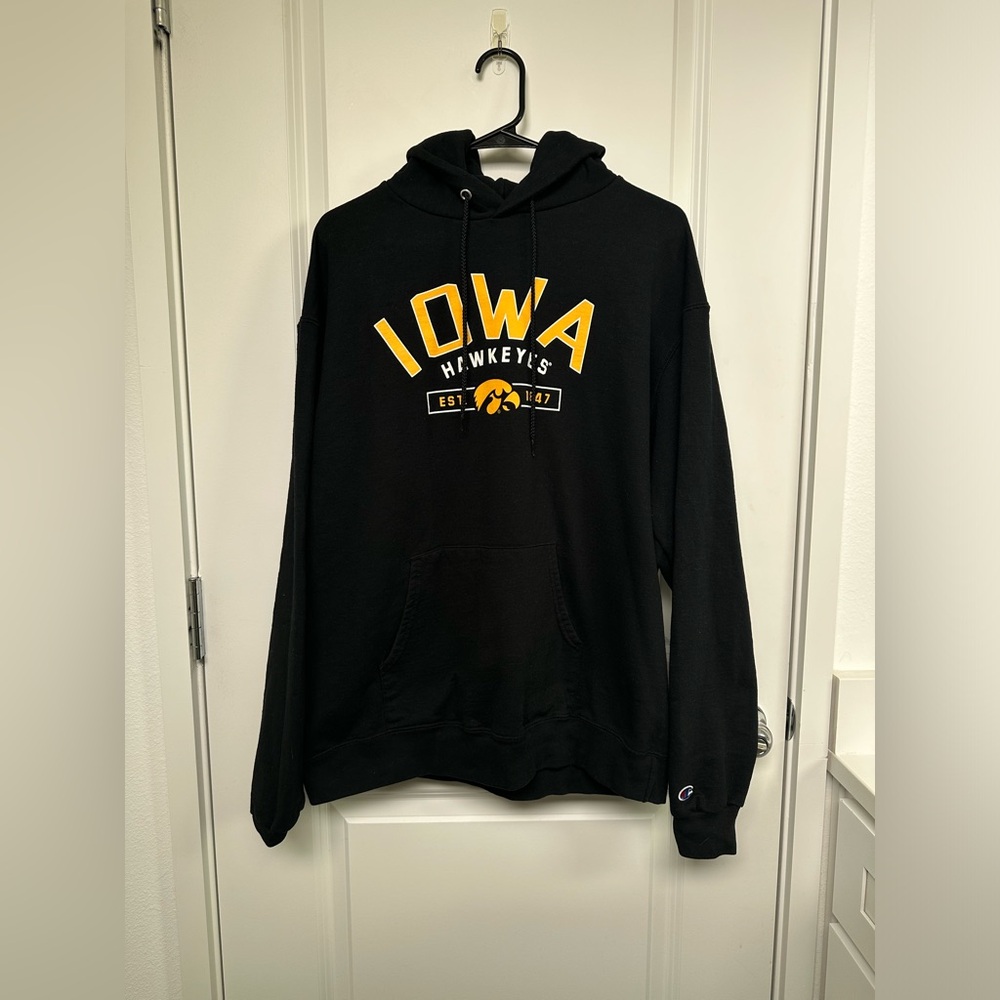 Champion Men’s Iowa Hawkeye hoodie